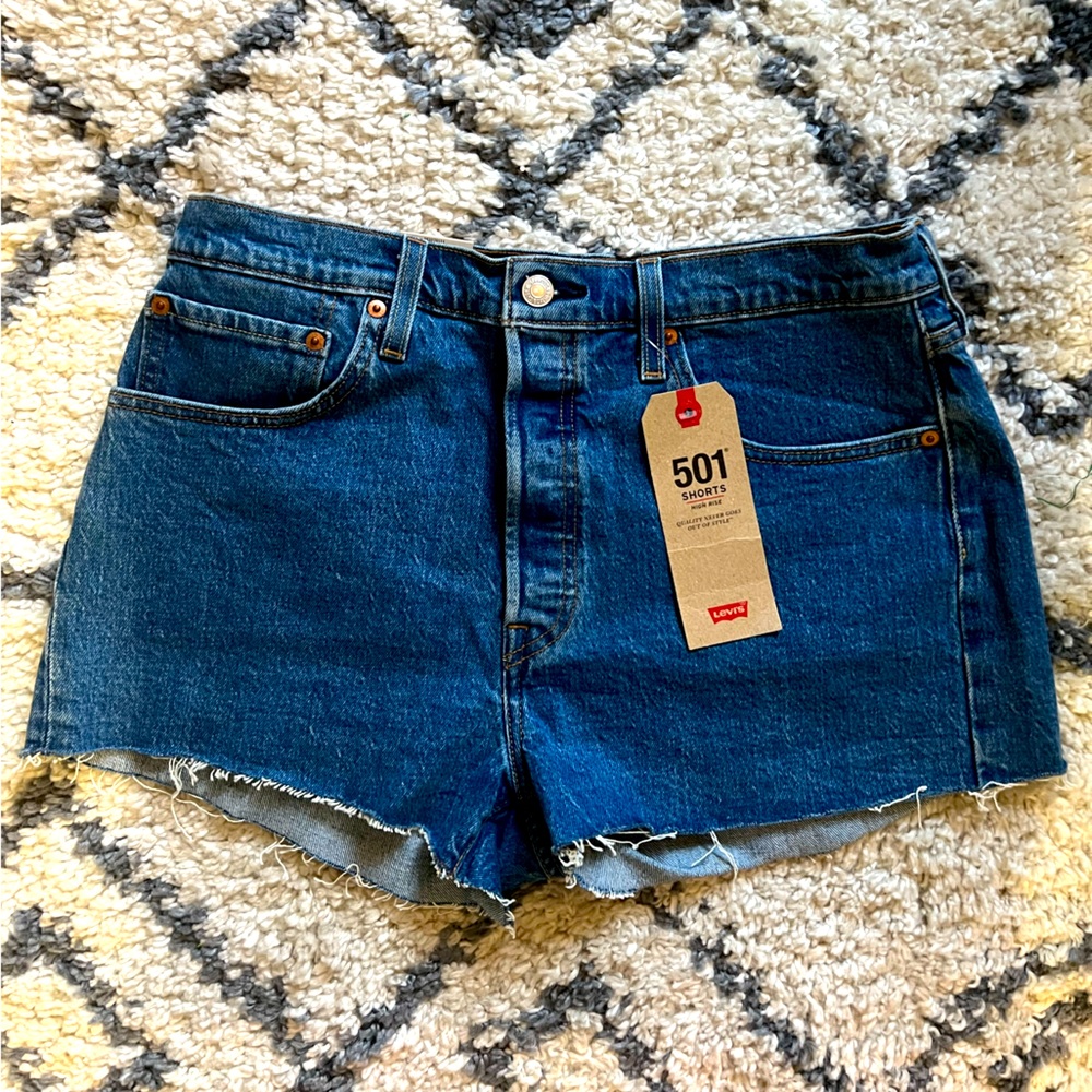 NWT Levi’s 501 Jean shorts size 31
